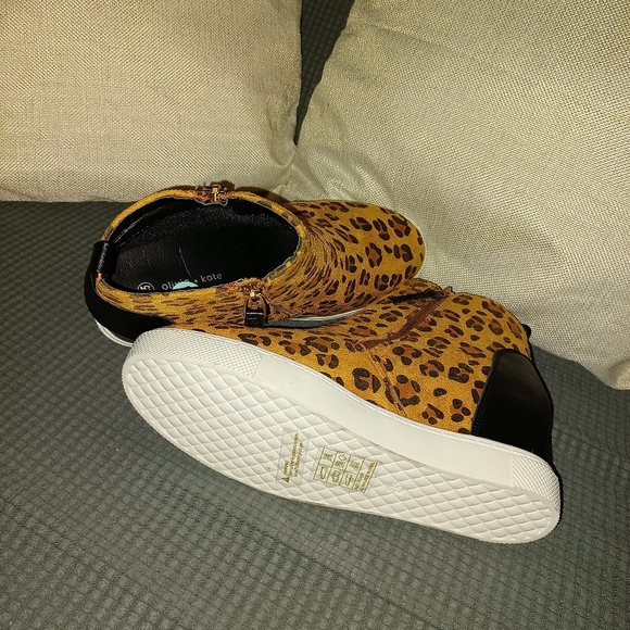 Olivia +Kate Ani.al print bootie - Picture 3 of 8